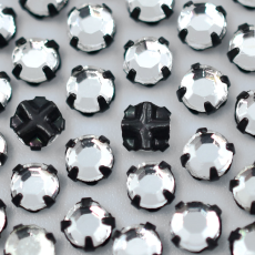 Engrampado Preto Chaton Rose Collection Cristal SS16 = 3,8mm