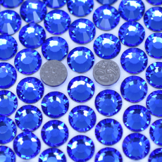 Strass Chaton Base Reta (Com Cola)  Preciosa Safira SS8 = 2,3mm