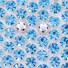 Engrampado Prateado Strass Preciosa Agua SS16 =3,80mm