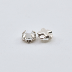 Engrampado Supreme Prateado Chaton Rose Cristal SS20 = 4,6mm
