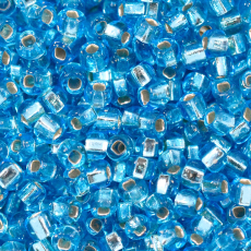 Miçanga Supreme Agua Transparente 67010 (Furo Quadrado) 6/0 = 3,6mm