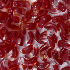 Contas de Murano Meia Lua Lined Cristal Vermelho 97008 15mm